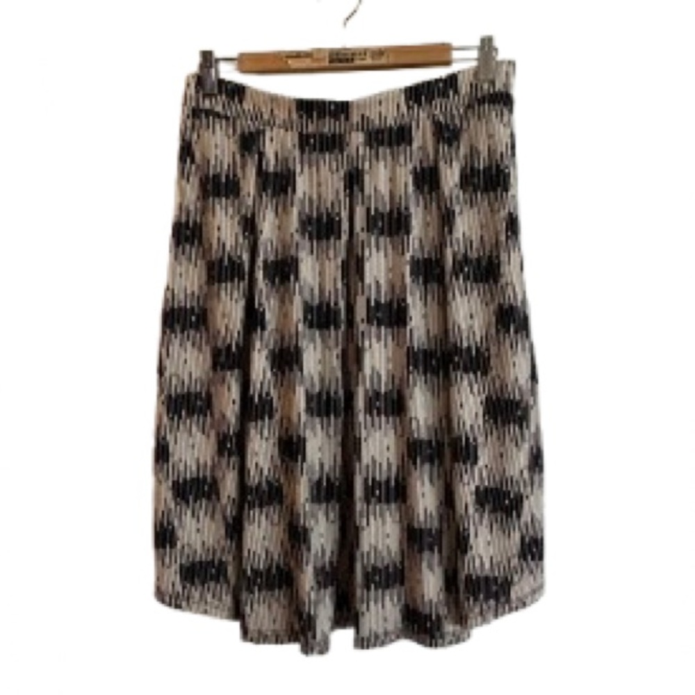 LuLaRoe Black and White Pleated Skirt - Size L